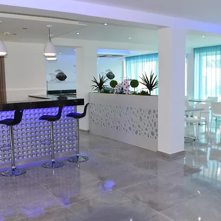 Sunny Blue Hotel 3*